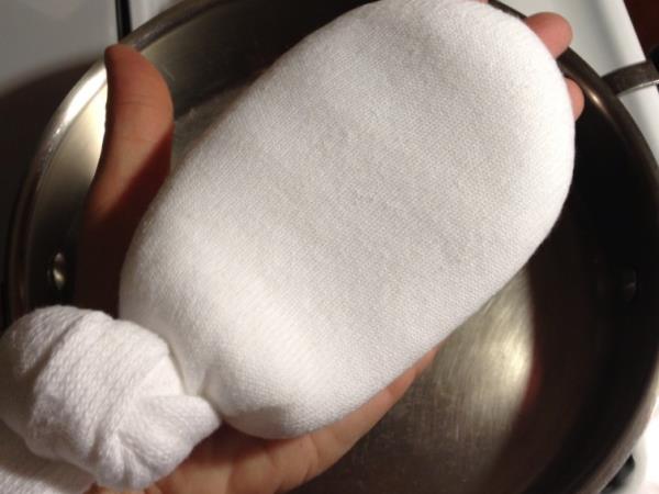 S slano nogavico nad vnetje ušes